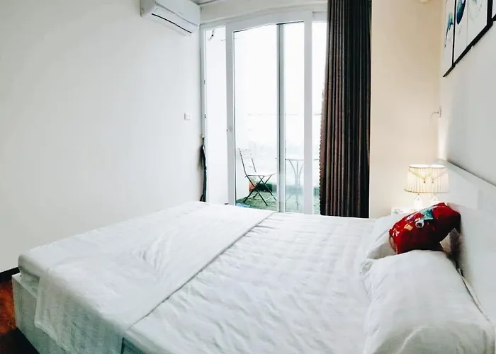 Khách sạn hẻo lánh Loving Halong Homestay *
